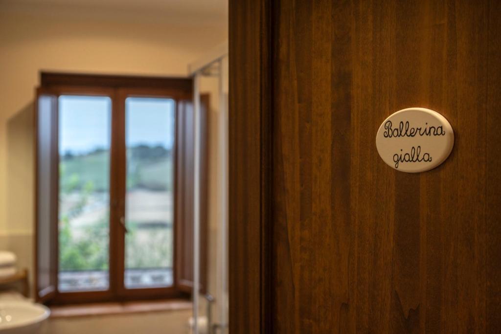 Affittacamere Podere Valserena モンテローニ・ダルビア エクステリア 写真